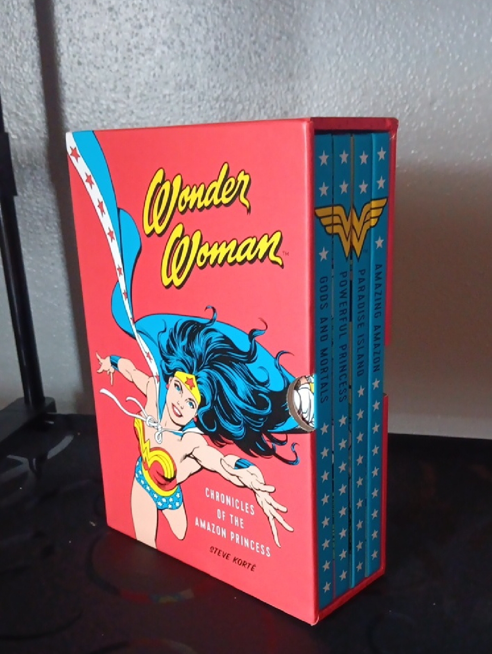 DC Comics Wonder Woman Box Set - Hardcover - Picture 1 of 2